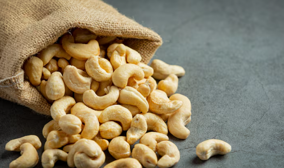 Cashew Nuts 1kg (কাজু বাদাম)